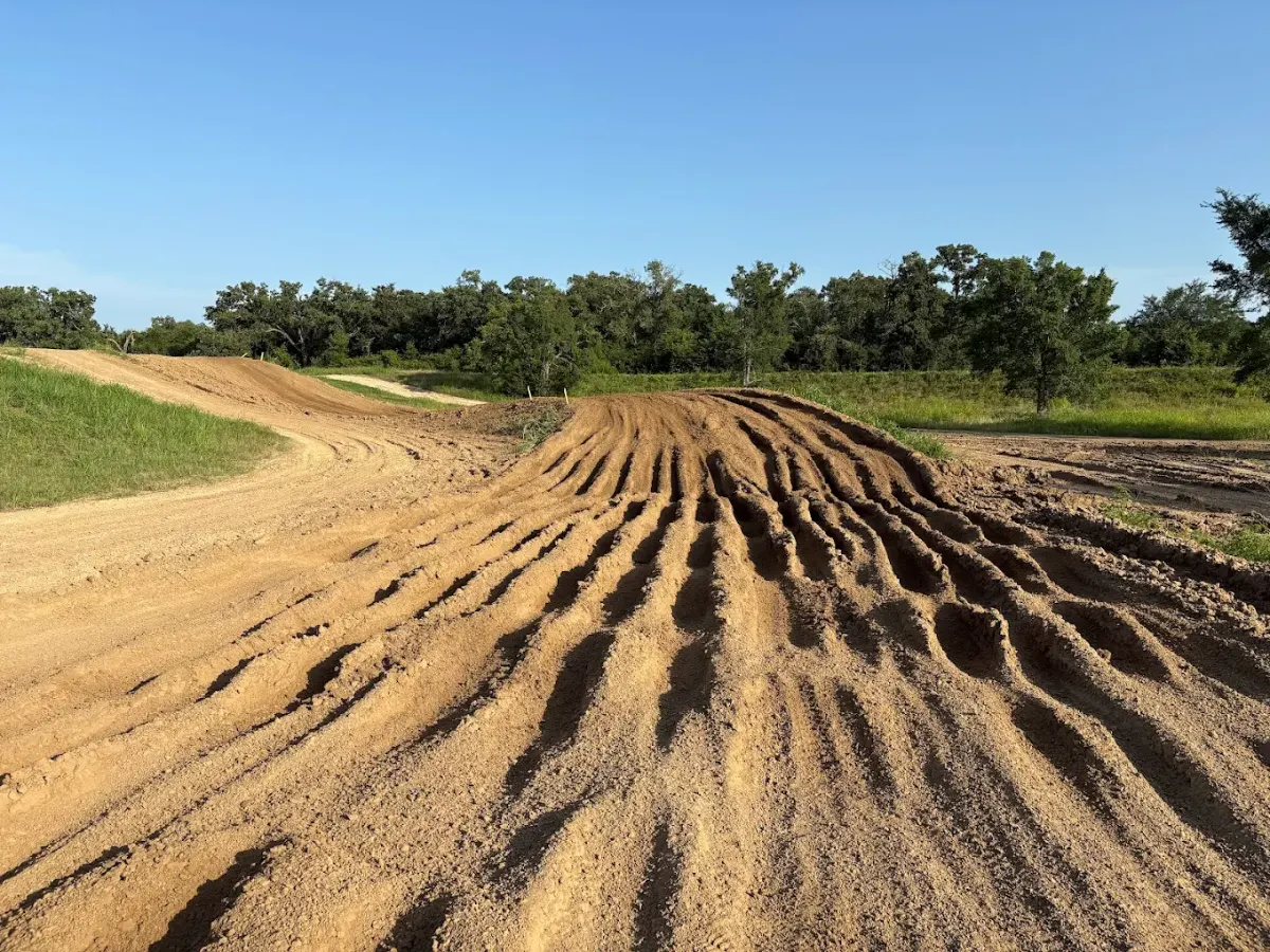 Underground MX photo 4